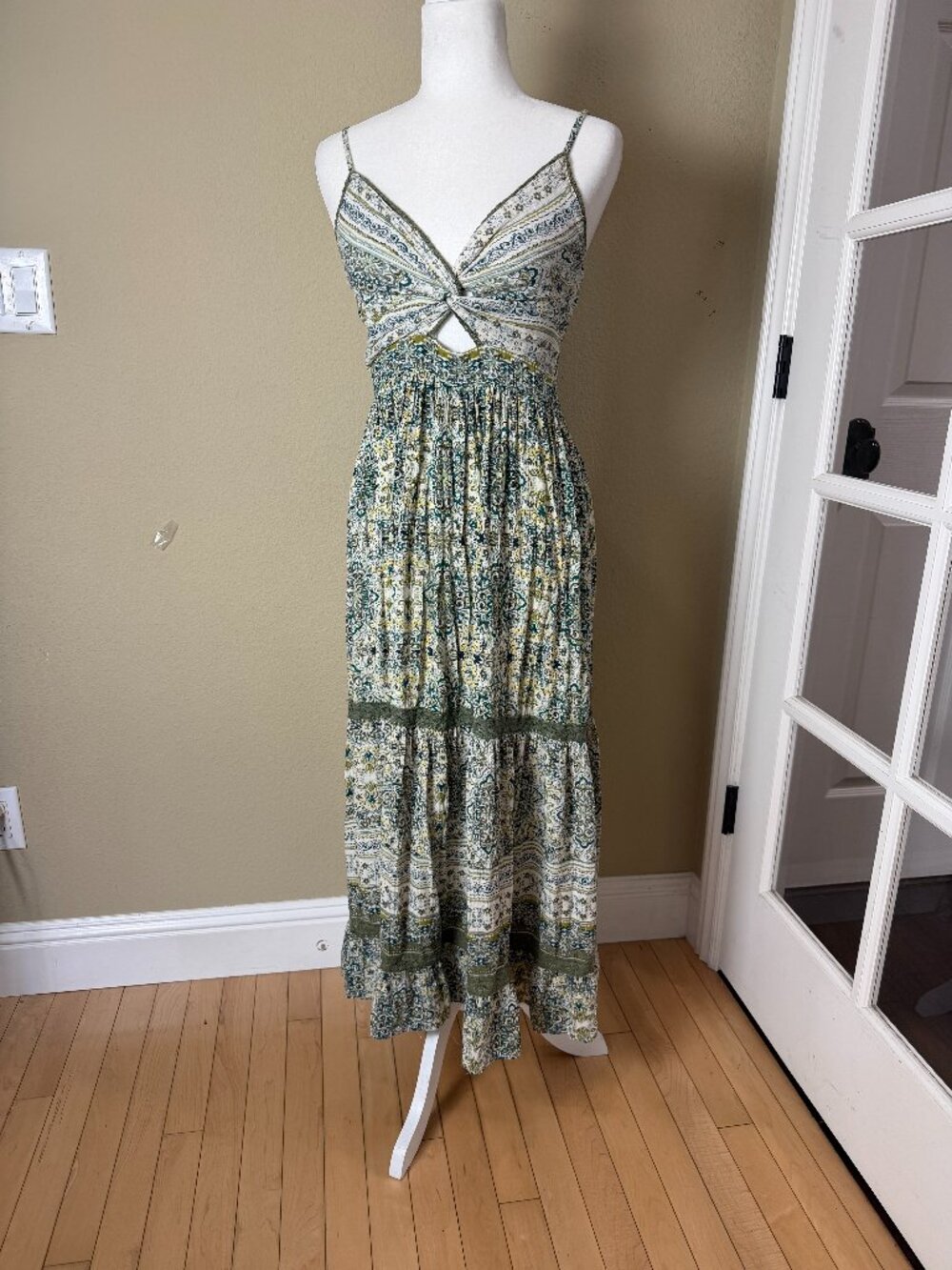 Angie Boho Tiered Cut Out Floral Dress Green Size Small